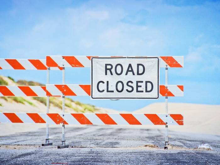 [ROAD CLOSING]