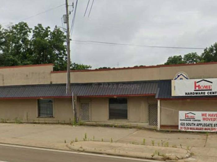 [Commercial Property - 207 North Applegate]